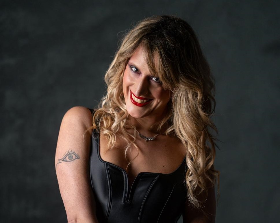 Rina DG dévoile “I maschi”, un nouveau souffle électro-pop